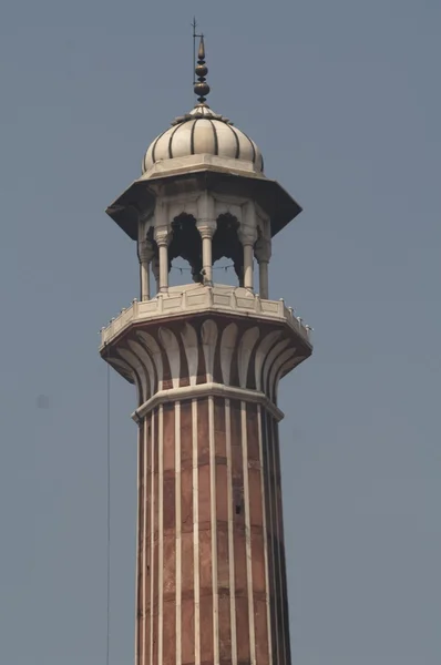 Minarett über altem Delhi — Stockfoto