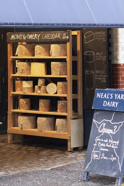 Loja de queijos no Borough Market — Fotografia de Stock