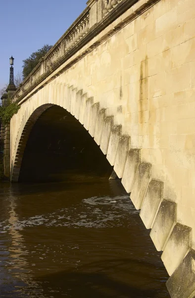 Ponte sobre o rio Avon — Fotografia de Stock