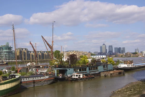 Barcos e lanchas em Londres — Fotografia de Stock