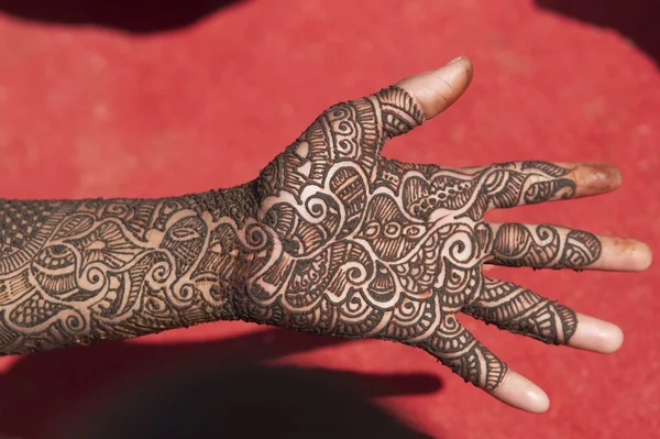 Ręcznie zdobione z henny — Zdjęcie stockowe