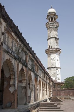 eski İslam minaresi