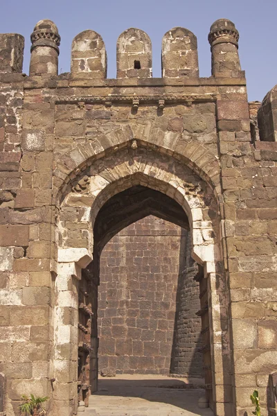 Hintli bir kale girişine — Stok fotoğraf