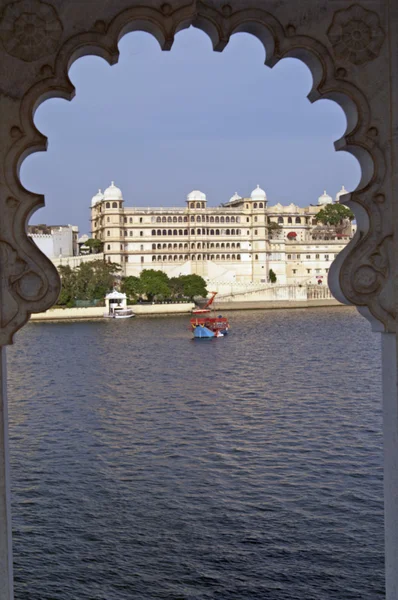 Umrahmter indischer Palast — Stockfoto