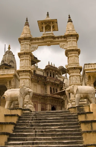 Исторический индуистский храм — стоковое фото