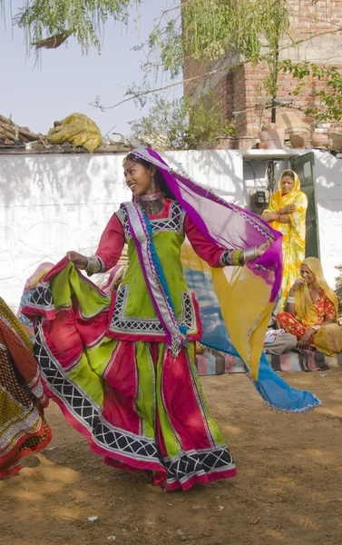 Tribal danser in actie — Stockfoto