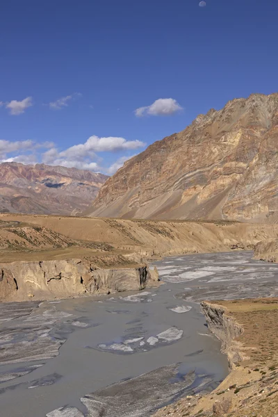 A hegyek Ladakh-folyó — Stock Fotó