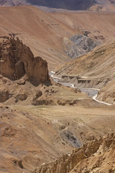 Аридная горная дорога — стоковое фото