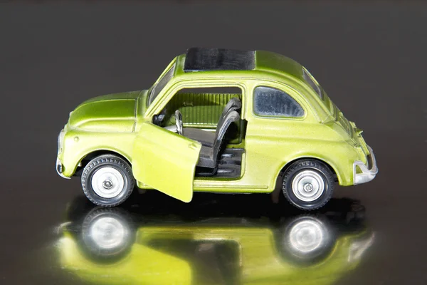 Modellauto-Oldtimer, grün, Maßstab 1 / 24 Stockbild