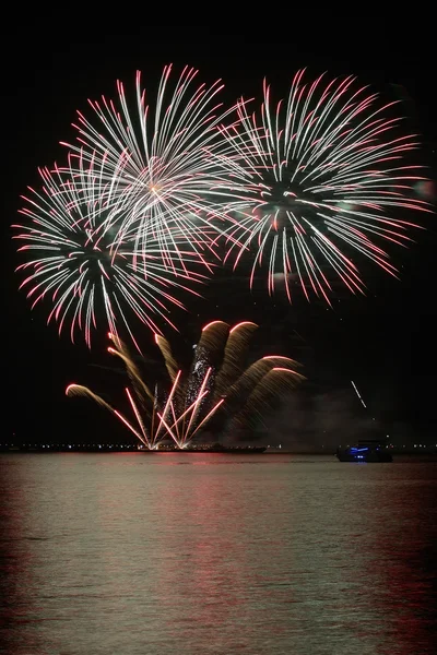 Fireworks-display-series _ 33 — Foto de Stock