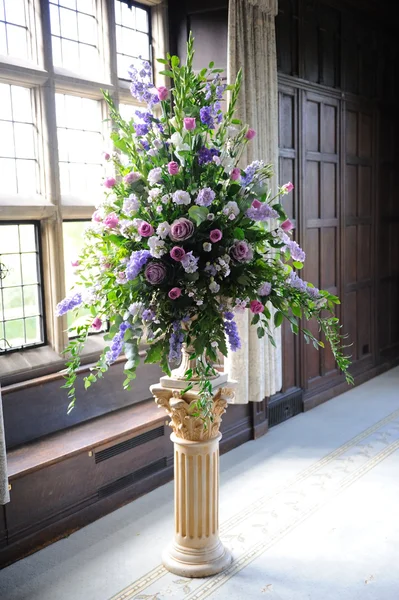 Fleurs violettes au mariage . — Photo