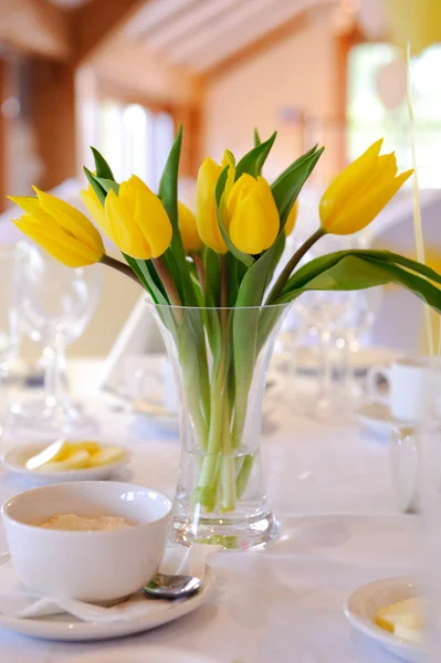 Yellow tulips for wedding — Stock Photo, Image