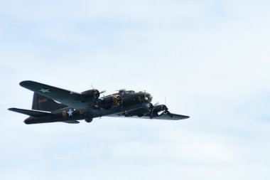 b-17 memphis çan