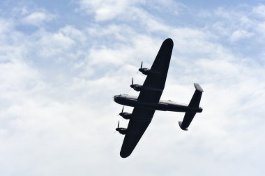 Lancaster bombardıman uçağı uçuş