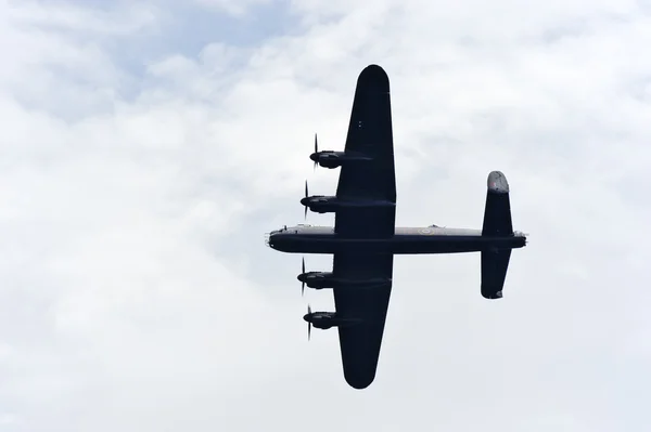 Lancaster bombacı aşağıdan — Stok fotoğraf