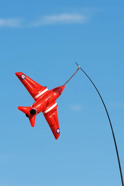 Rode pijl speelgoed vliegtuig — Stockfoto