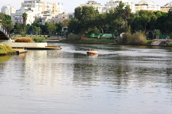 Израиль, "Тель-Авив", река Хаяркон Стоковое Фото