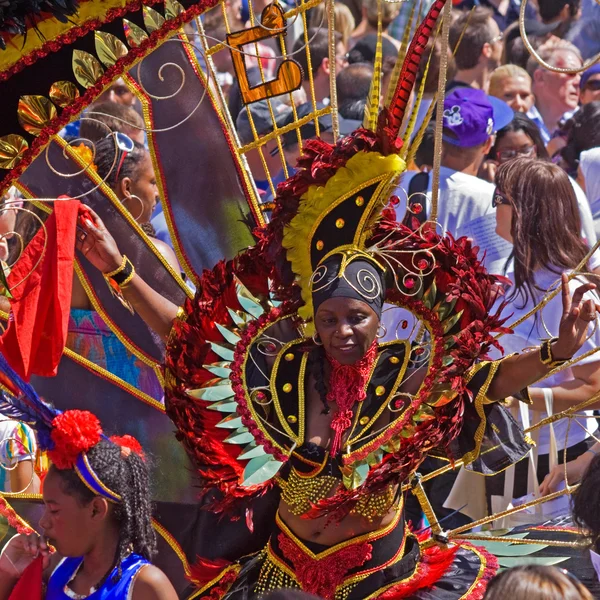 Carnaval koningin en toeschouwers — Stockfoto