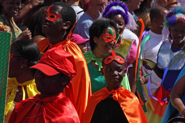 Carnaval masker opgeheven — Stockfoto