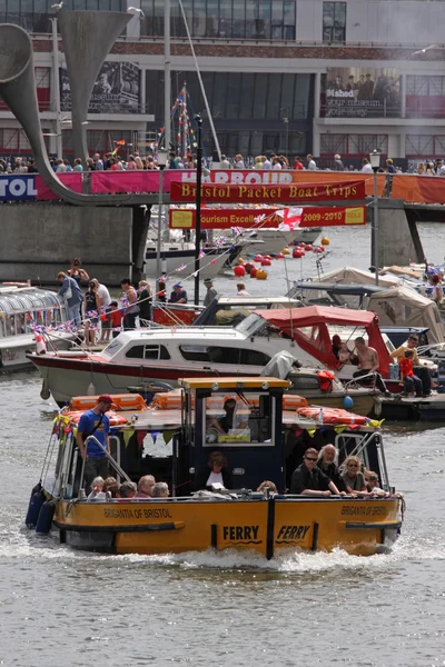 Busy Harbour во время фестиваля — стоковое фото