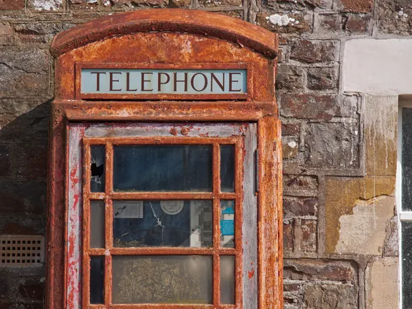 Nedlagd telefon box i uk — Stockfoto