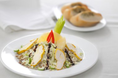 Sa? atka z kurczakiem