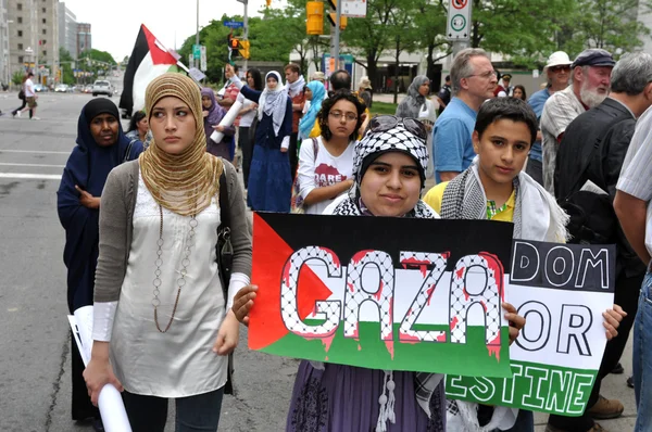 Gazy protestujących — Zdjęcie stockowe