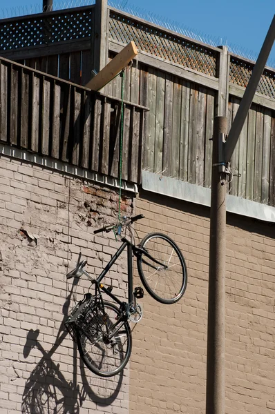 Metoda przechowywania sprytny rower w mieście — Zdjęcie stockowe