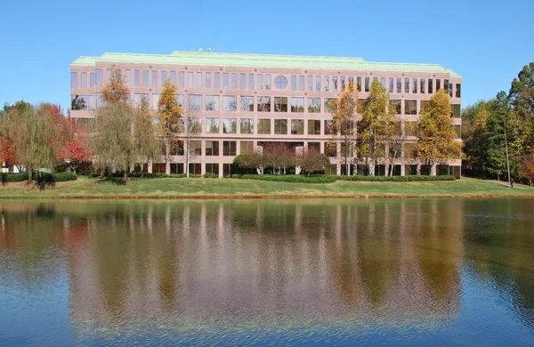 Biuro budynek corporation — Zdjęcie stockowe
