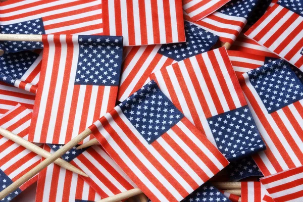 Zahnstocher unter amerikanischer Flagge — Stockfoto