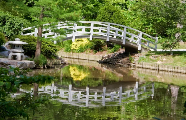 Reflexões ponte — Fotografia de Stock