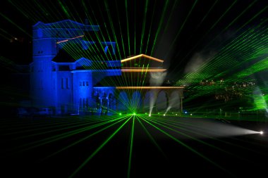 Bina lazer ışınları