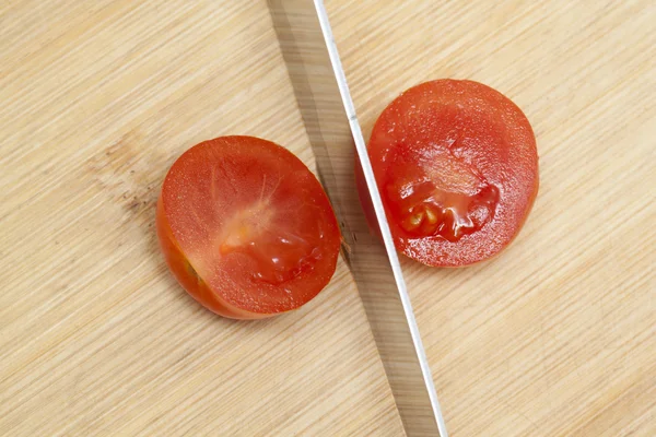 Kesme kiraz domates — Stok fotoğraf