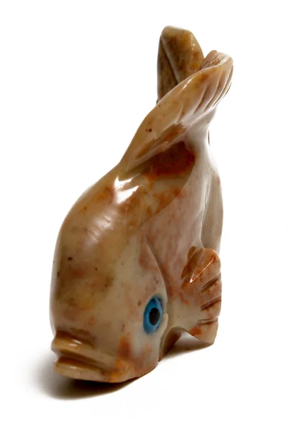 Estátua de peixe enface — Fotografia de Stock