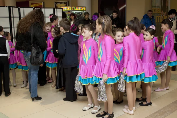 VELIKO TARNOVO, BULGARIA - 14 DE FEBRERO: Espectáculo de danza Ksani —  Fotos de Stock