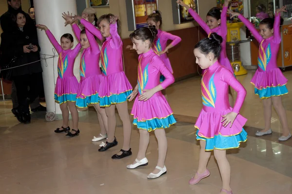 Veliko tarnovo, Bulgarije - 14 februari: ksani dans spektakel — Stockfoto
