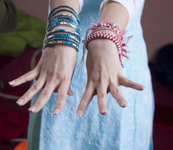 Ινδικό γυναίκες χέρια — Φωτογραφία Αρχείου
