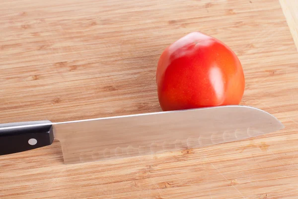 토마토와 칼 — 스톡 사진