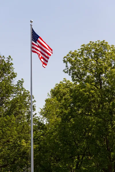US Flag Flies on a High Pole — Stock Photo, Image