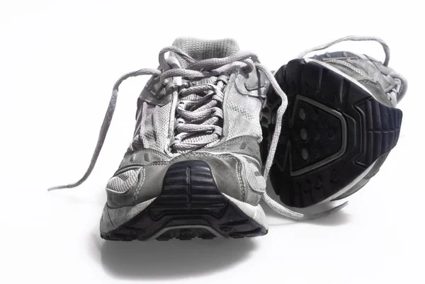 Slitna sneakers, utbildare — Stockfoto