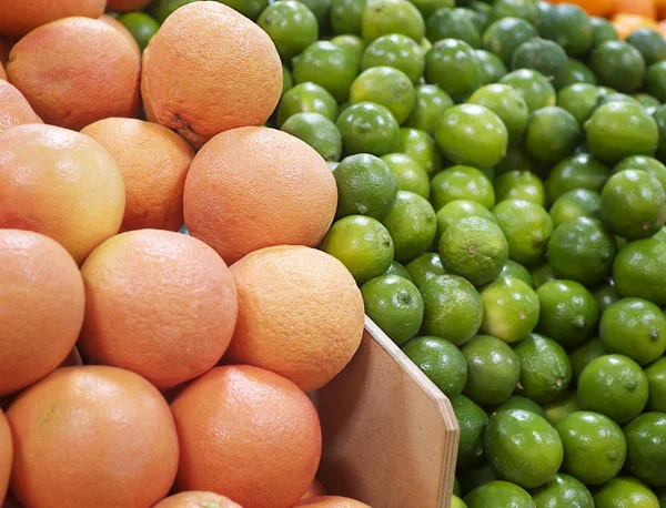 Fresh fruit in market store — Stock Photo, Image