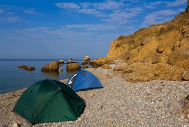 Deniz sahilinde turistik kampı