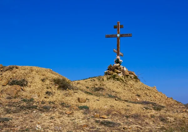 Kreuz auf einem alten Grab — Stockfoto