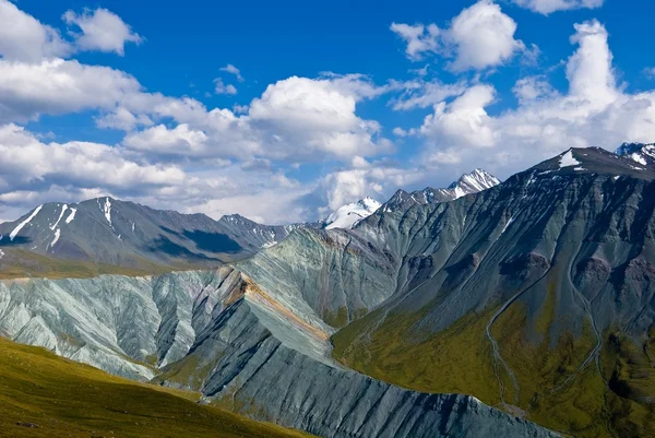 Величественные горы, Алтай, Россия — стоковое фото