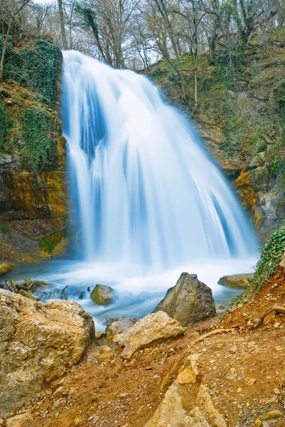 Весенний юро-юрский водопад — стоковое фото