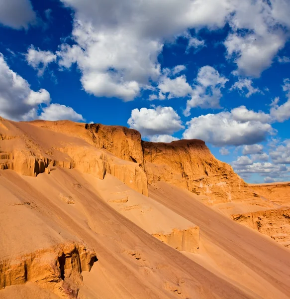 Bela duna de areia em um deserto — Fotografia de Stock