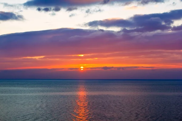 Wschód słońca nad morze — Zdjęcie stockowe