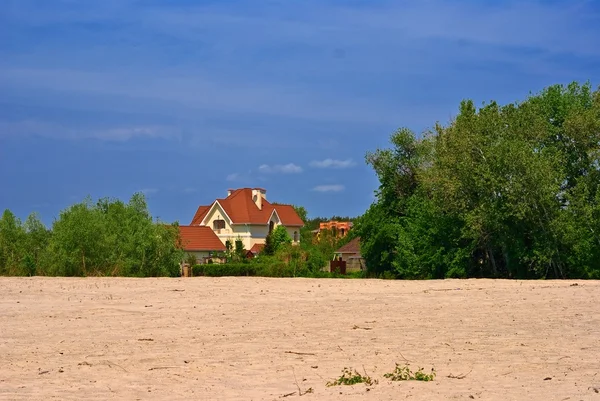 农村房子在沙滩上 — 图库照片