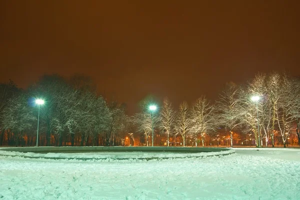 Nacht stadsplein in de winter — Stockfoto