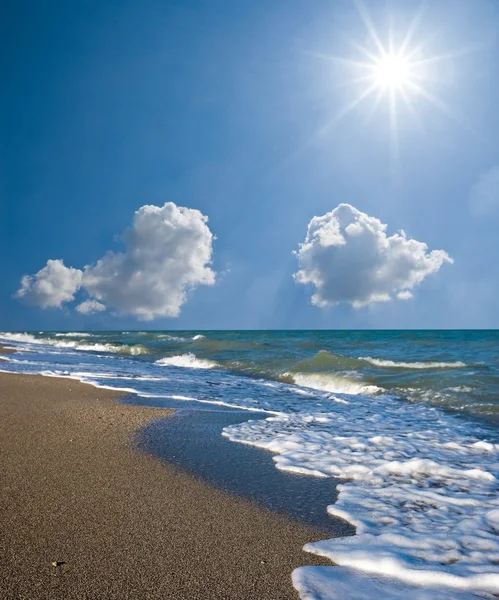 Sandy sea coast — Stock Photo, Image